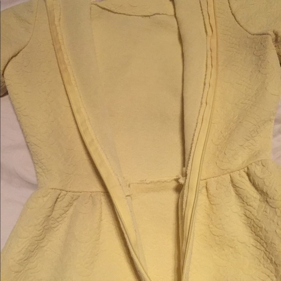 Vintage 40s-50s dress in Bright Yellow with custom embroidered floral belt. - Picture 16 of 16